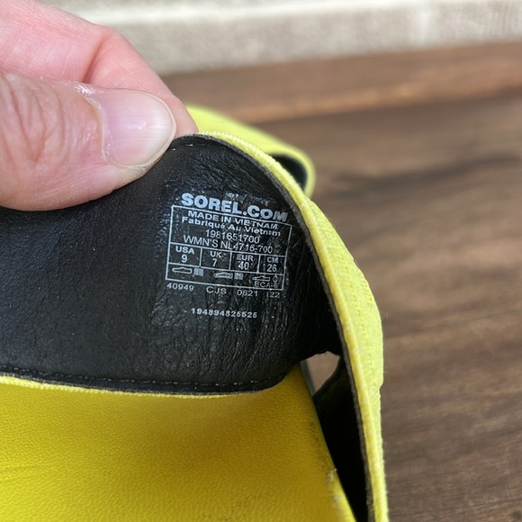 Sorel Roaming Sport Slide Neon Yellow Straps Size 9 - Picture 4 of 12
